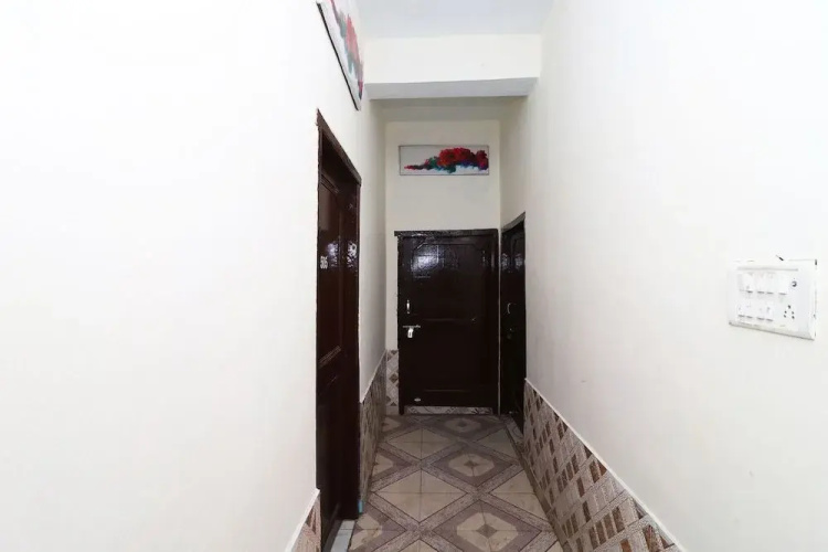 Silver Homes by OYO Rooms