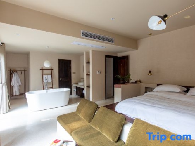 Quadruple Suite