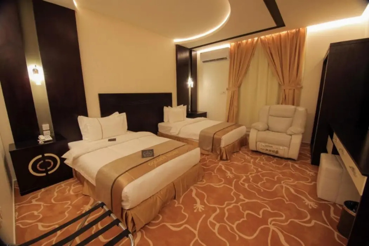 Golden Night Hotel