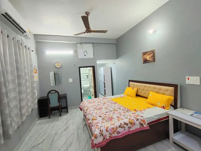 Deluxe Double room with city view