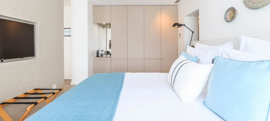 Suite with balcony