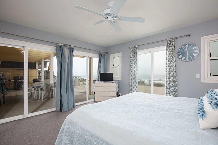 1121 Oceanside - 4 Br Home
