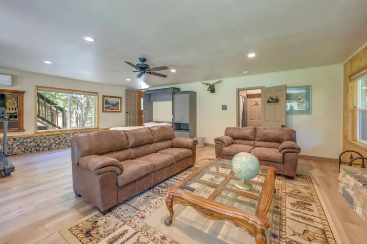 Rustic Oakhurst Retreat < 4 Mi to Bass Lake!