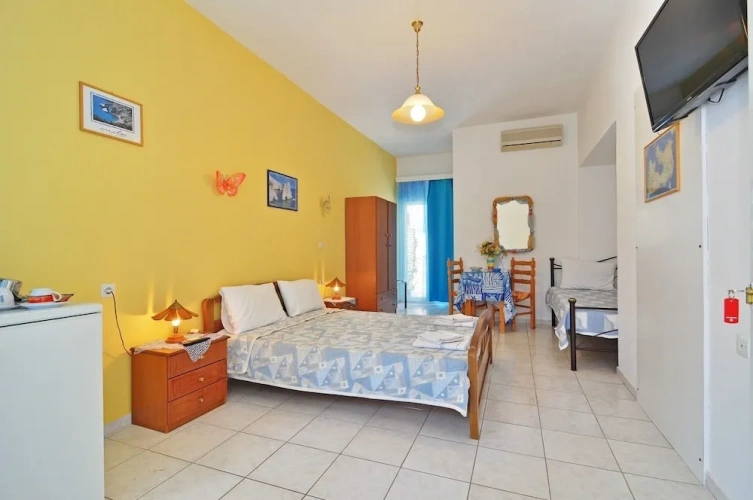 Standard Triple room
