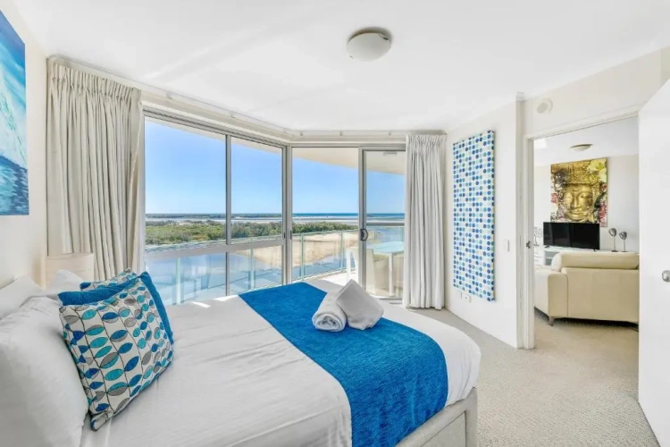 1 Bedroom Apartment with water view
