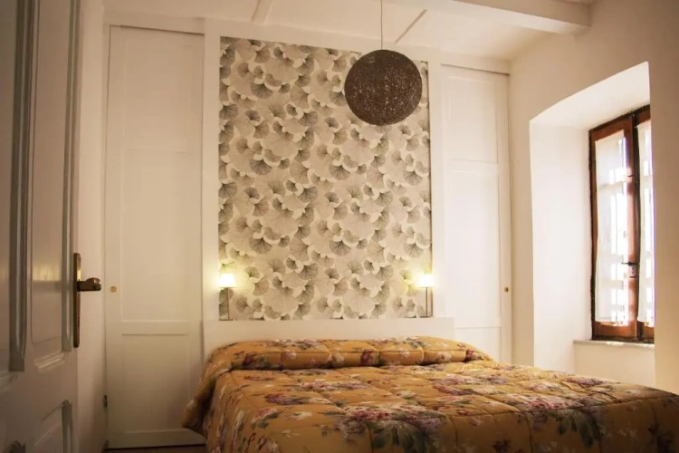 2 Bedrooms Cottage