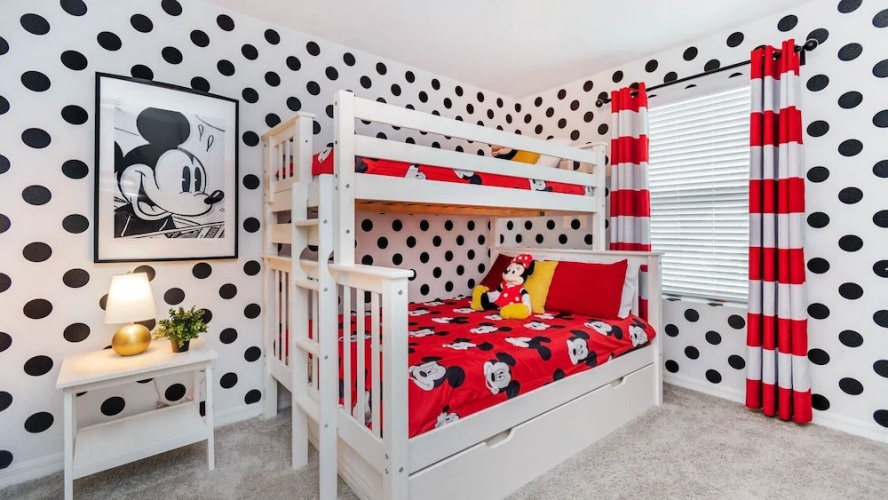 8976 Amelia Downs Trail