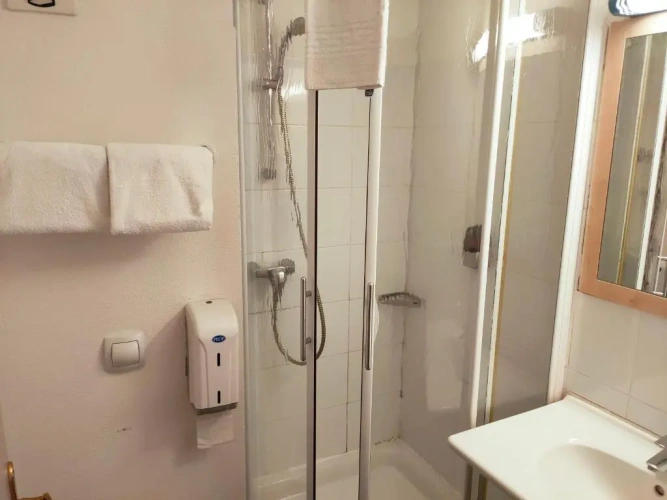 Economy Triple room