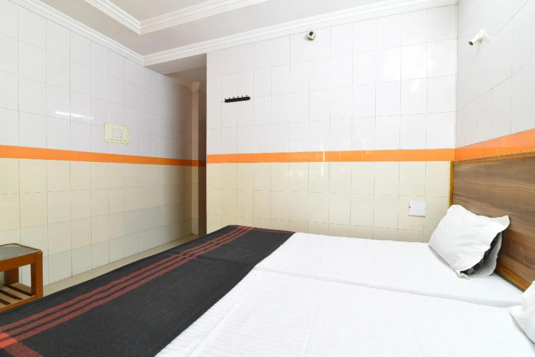 Hotel Dhruvathara