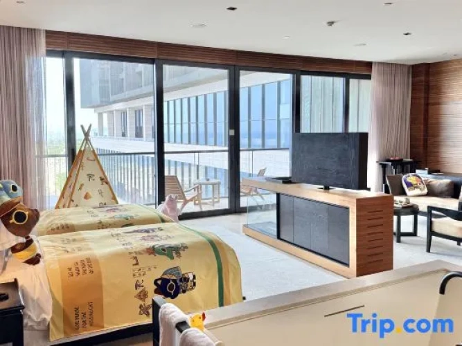 Deluxe Twin Suite with sea view