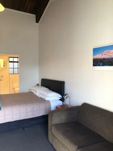 Deluxe Studio