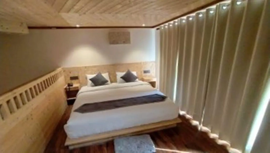 Deluxe room with balcony