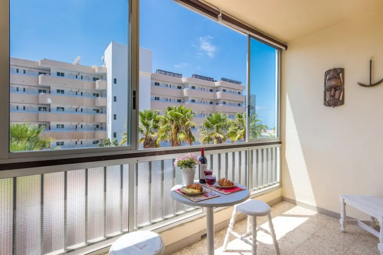 530 Big Studio with Terrace