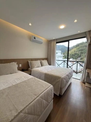 Premium Triple Suite