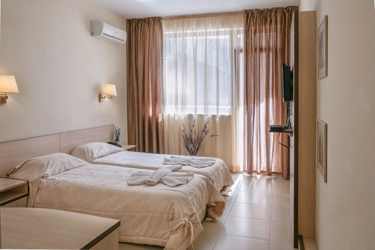 Alexandra Hotel