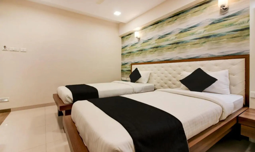 Hotel Vrushali Inn