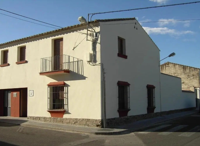 4 Bedrooms Apartment