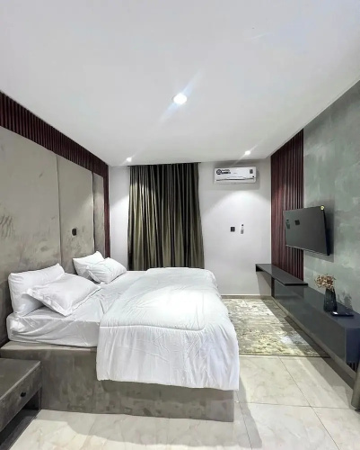 Mavis Suites