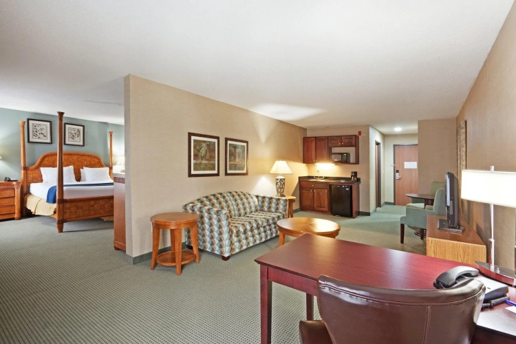 Quadruple Suite