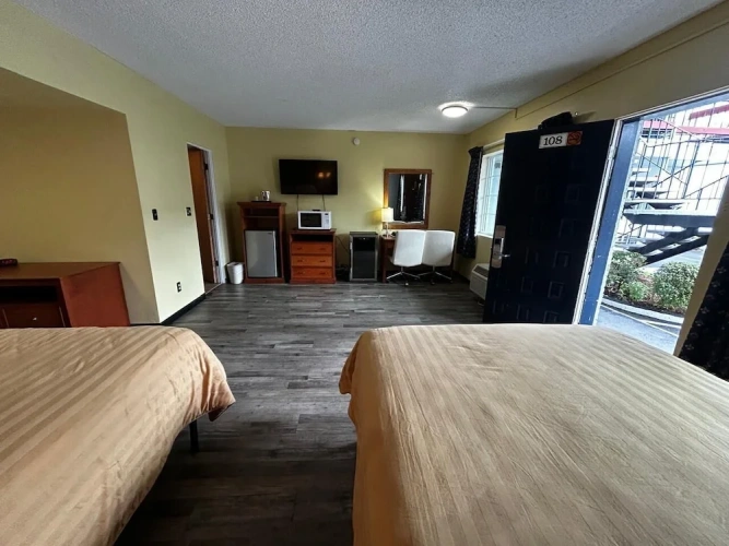 Standard Quadruple room with balcony