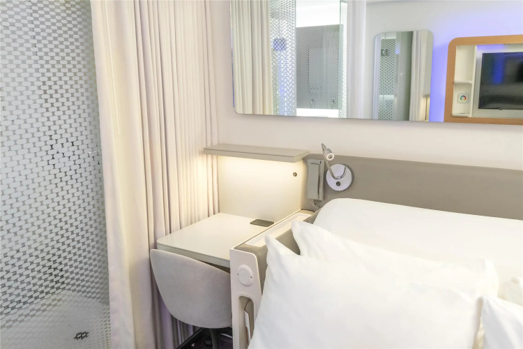 YOTEL Boston photo 8