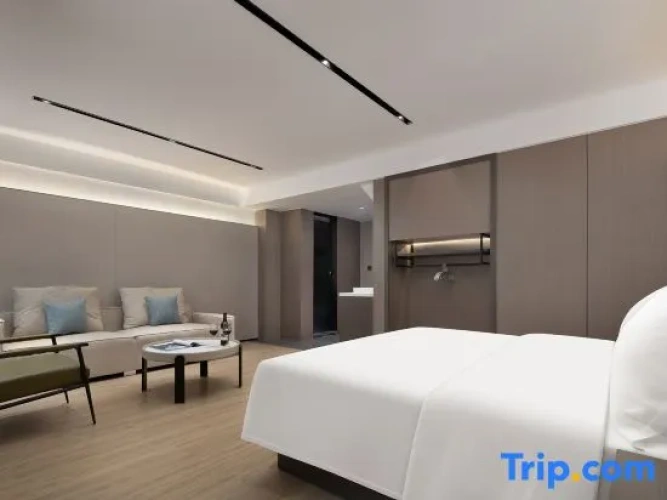 Standard Double room with city view