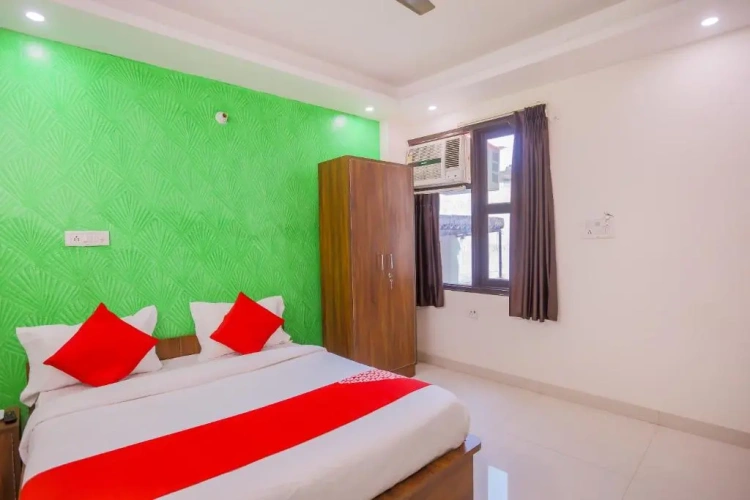 Classic Triple room