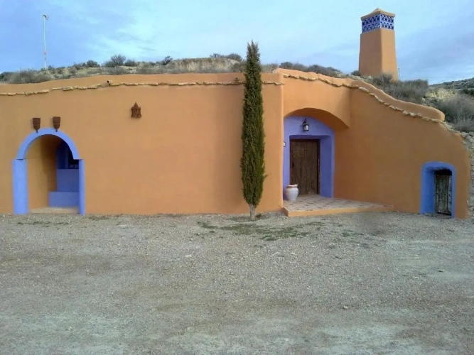 3 Bedrooms Cottage