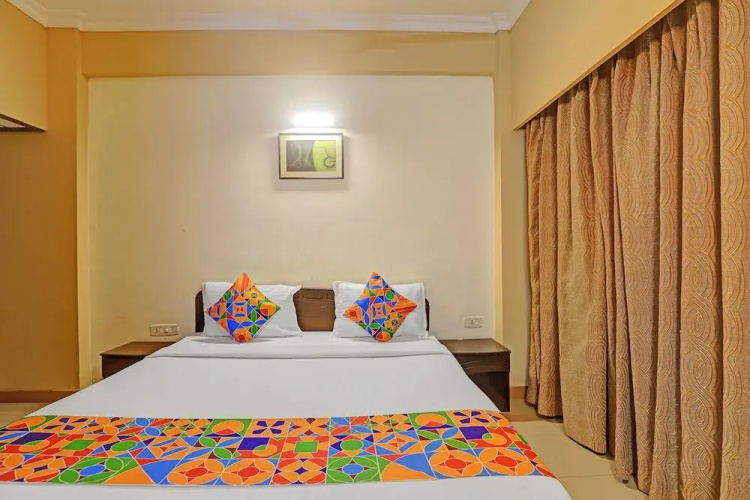 Fabhotel The Royal Plaza