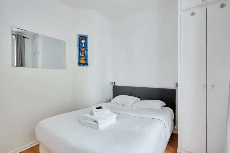 Charming 1 Bedroom Apartment Le Marais