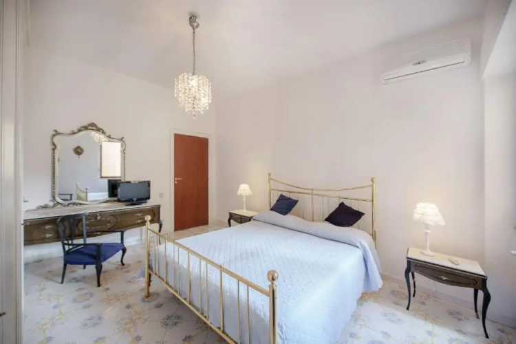 3 Bedrooms Apartment