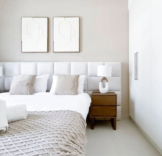 4 Bedrooms Apartment