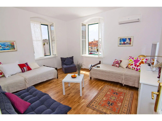 Rodrigo Apartments