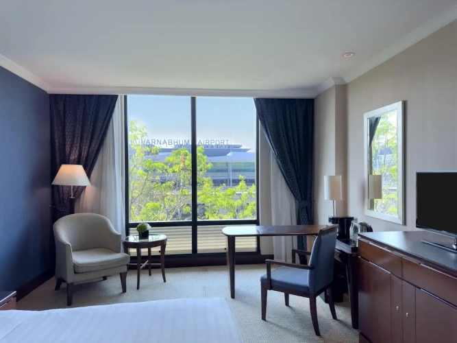 Double room with airport view