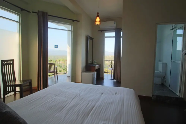 1 Bedroom Luxury Double room with balcony and with river view