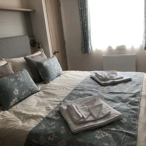 Luxury 2 Bedroom Caravan in Stunning Location
