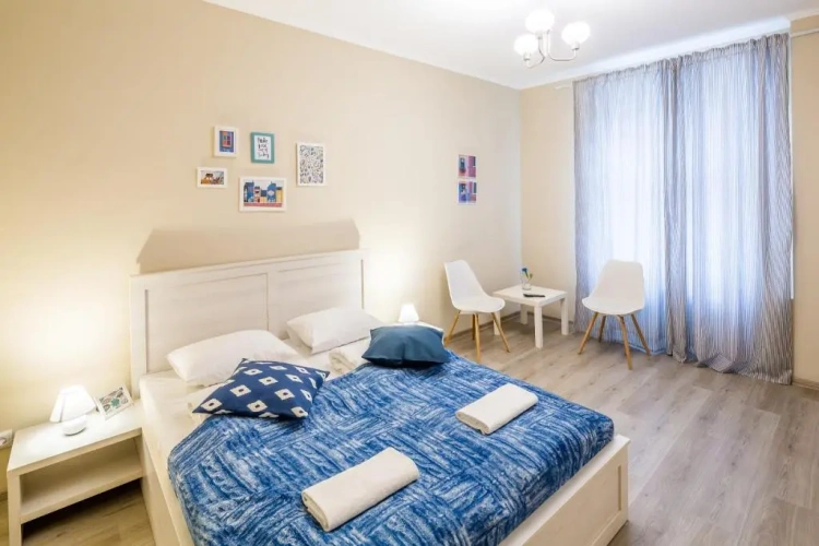 2 Bedrooms Apartment