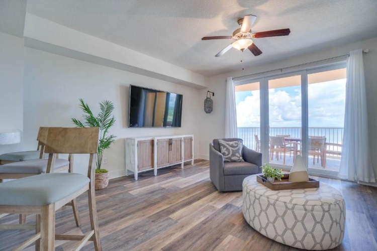Apartment with sea view