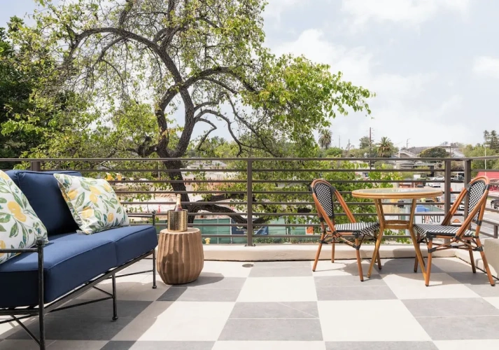 Junior Suite with balcony and with city view