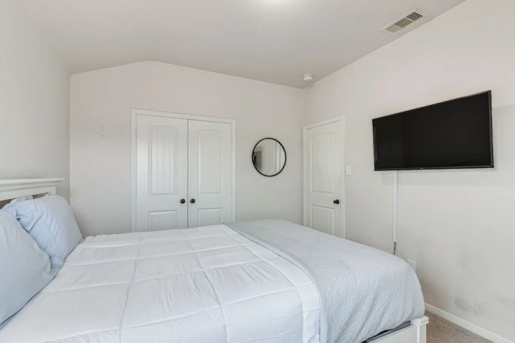 12 Mi to Dtwn Houston: Modern Home w/ Backyard