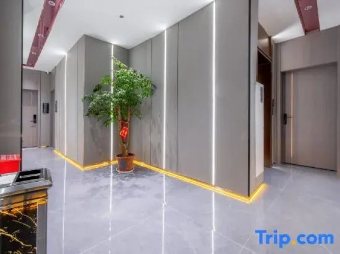 Pinyou Smart Hotel (Qujing Nancheng Store)