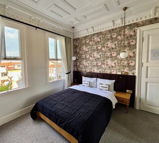 Superior Basement room with garden view