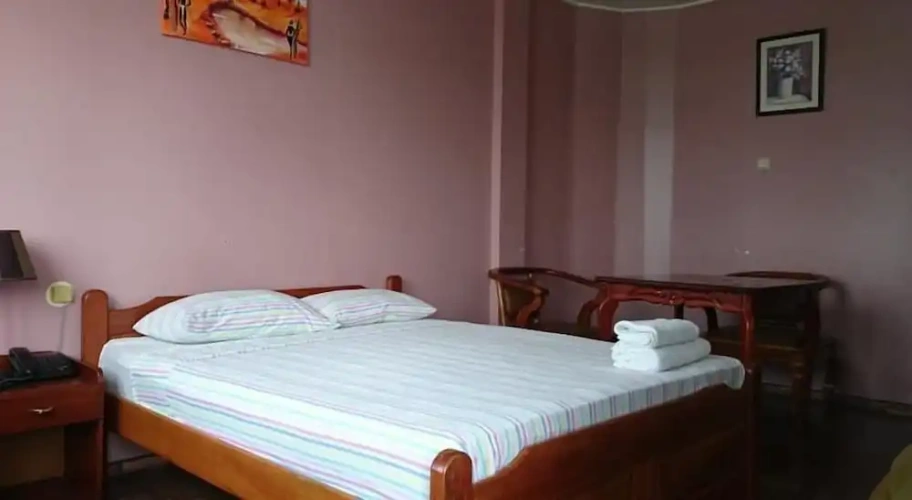 1 Bedroom Economy Double room