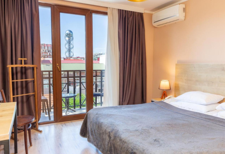 "Hotel N 16"