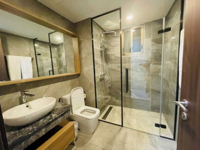 3 Bedrooms Family Club Suite with balcony and with city view