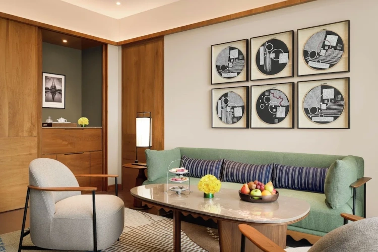 Luxury Suite