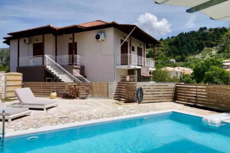 Sea Breeze Apartments - n.1 with private pool