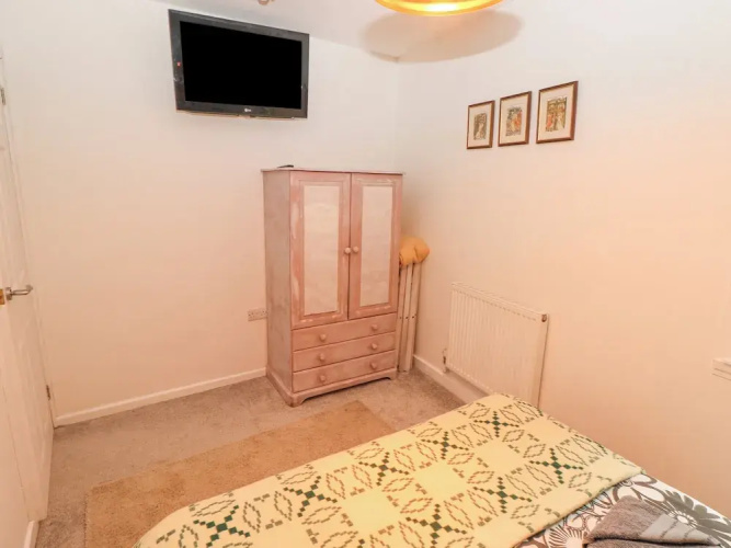 Apartment 4