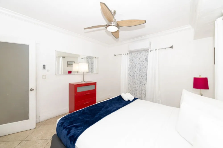 Sofi Beach Apartment