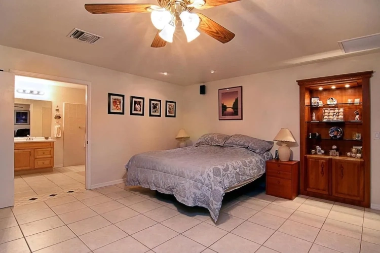 5 Bedrooms Standard room